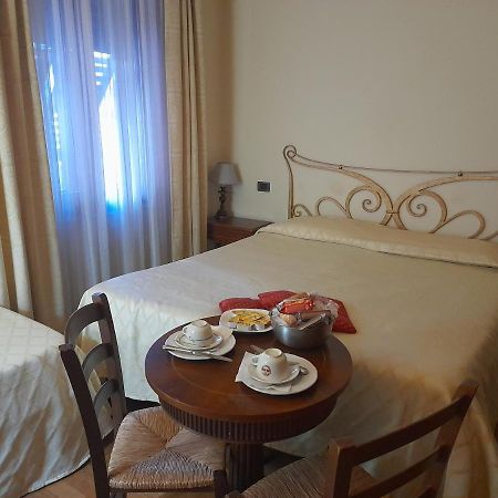 몬테카티니테르메 쁘띠 샤토 B&B 외부 사진