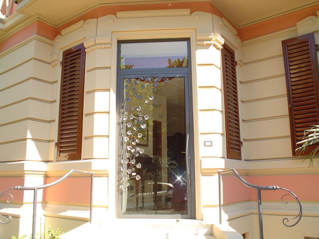 몬테카티니테르메 쁘띠 샤토 B&B 외부 사진